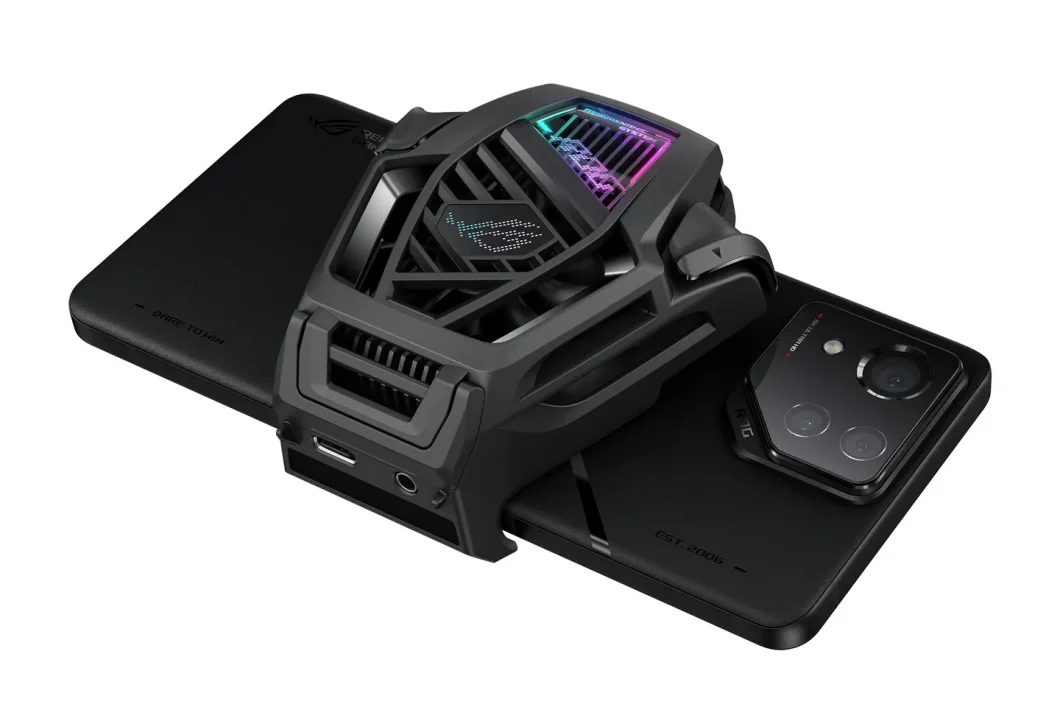 AeroActive Cooler X helps cool the device (Image: Disclosure / Asus)