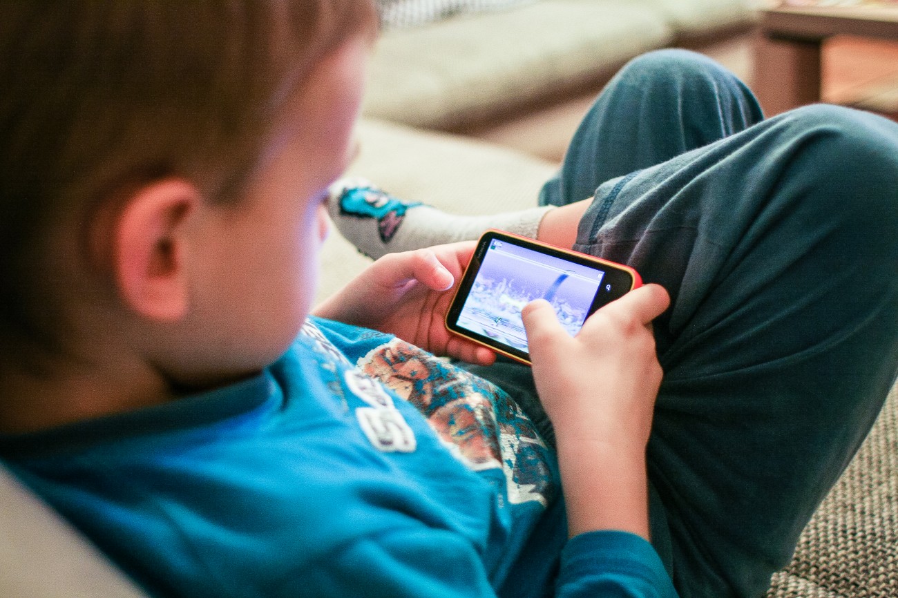 Roblox vai limitar acesso de crianças a jogos com conteúdo