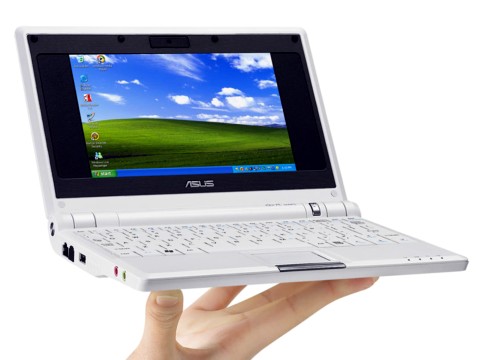 O “mísero” Eee PC 701 e o defasado sistema operacional Windows XP.