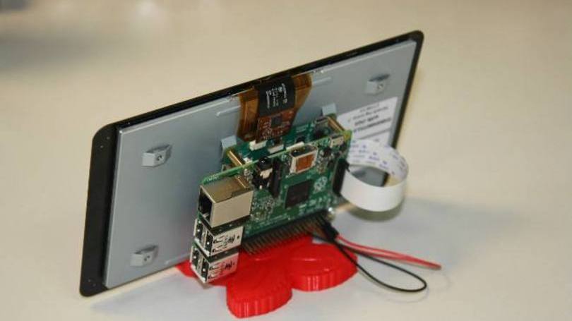 Raspberry Pi ganha uma tela touchscreen  de 7 polegadas