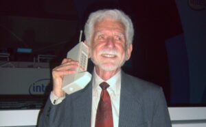 DynaTAC 8000X: primeiro celular a ser vendido tinha quase 1 kg. Confira as especificações!