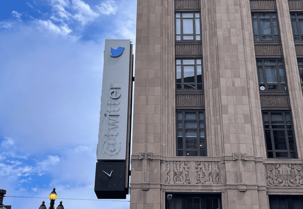 Adeus: logotipo do Twitter é removido da sede em São Francisco