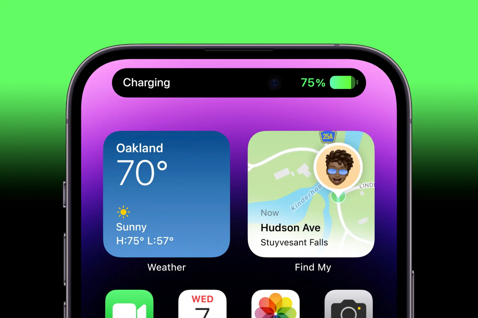 iPhone 14 Pro com a Dynamic Island mostrando bateria carregando a 75% e widgets de clima e Buscar em fundo roxo e verde