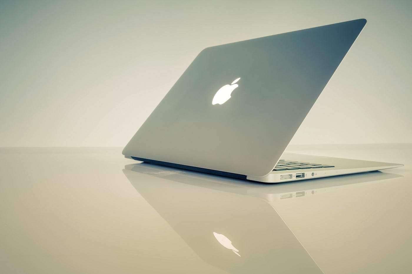 Rumor: Apple planeja lançar MacBook de baixo custo para competir com Chromebook