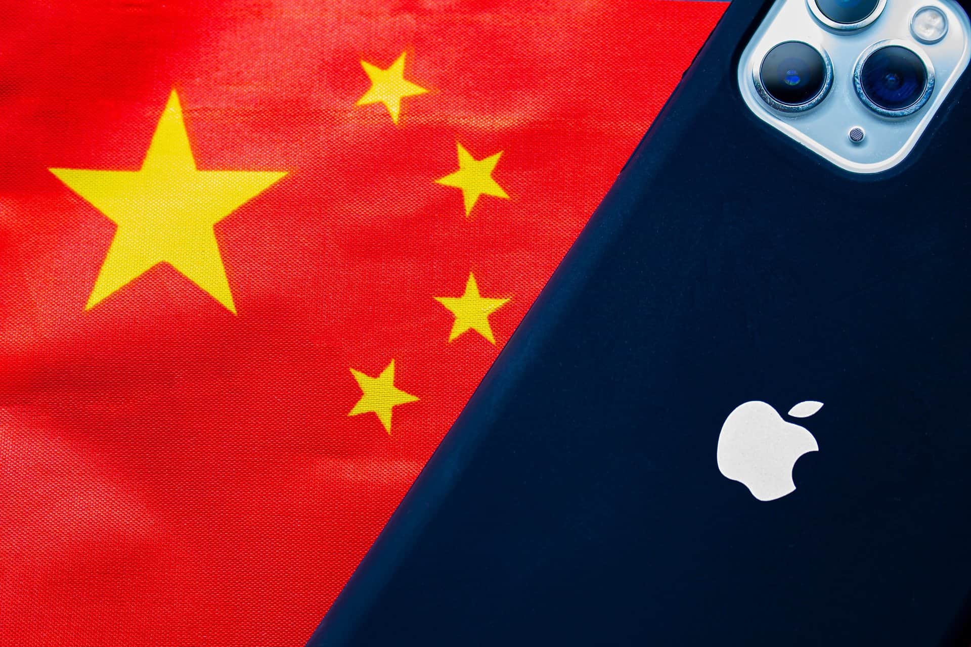 China proíbe uso de iPhones no Governo, provocando queda no preço das ações da Apple