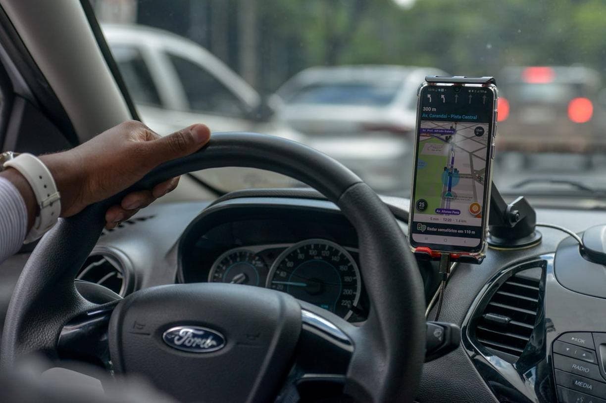 Projeto de Lei pode obrigar Uber, 99 e táxis a darem corrida de graça; entenda as condições 2 uber 2 jpg