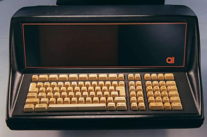 Duas unidades do primeiro PC da história foram encontradas numa casa por uma empresa de limpeza 1 Q1 PC