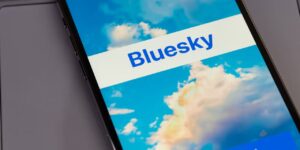 Bluesky se torna público e aumenta o número de usuários em quase 1 milhão no primeiro dia