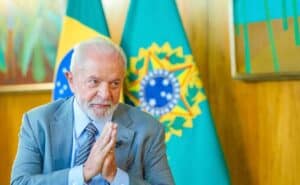 Regulação das redes sociais: Lula diz que é preciso um amplo debate