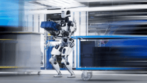 Apollo: Mercedes começará a usar robô humanóide em suas fábricas
