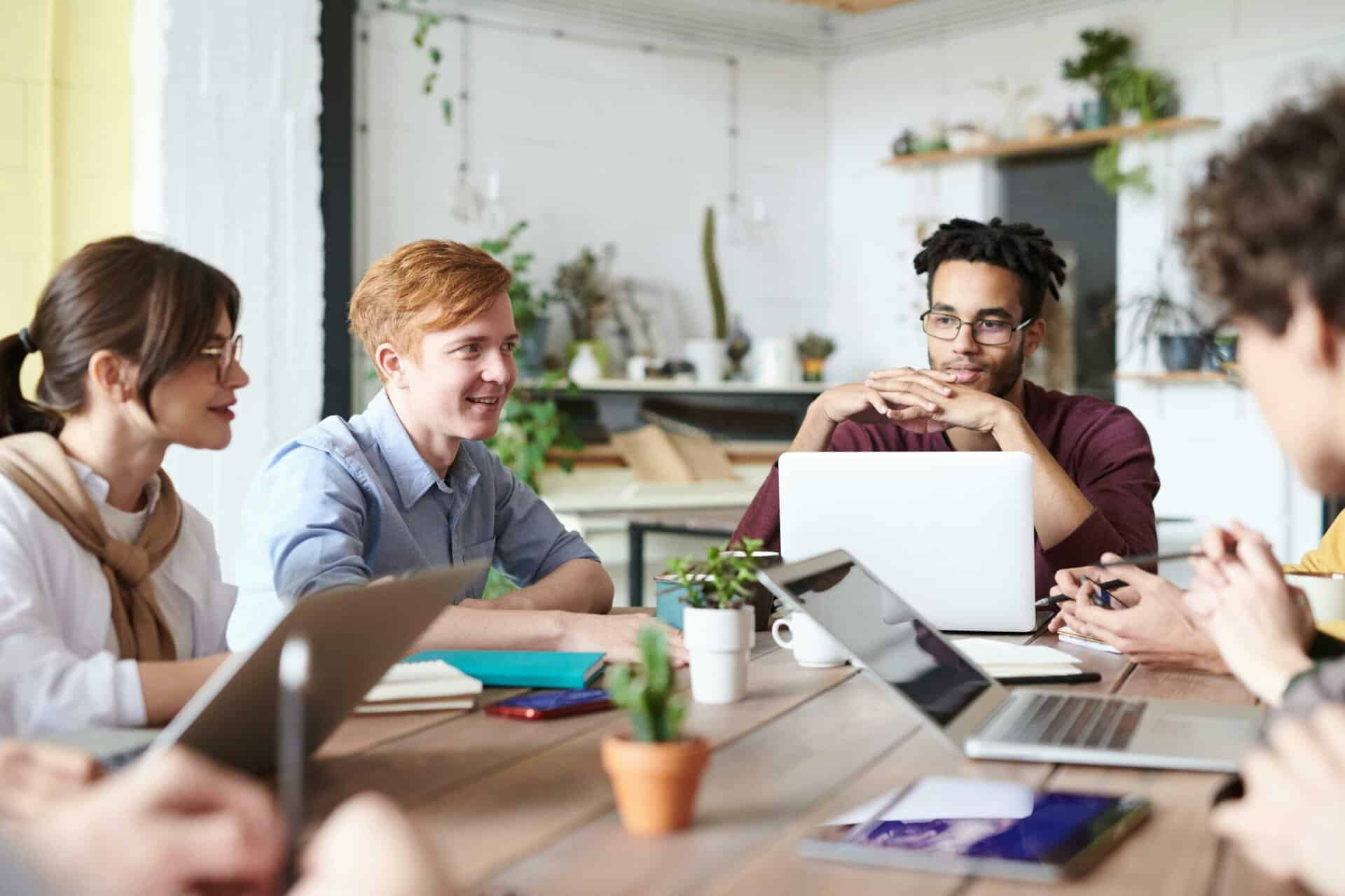Empresa de tecnologia abre programa de estágio home-office e com carga horária de 4 horas diárias 1 pexels fauxels 3182759