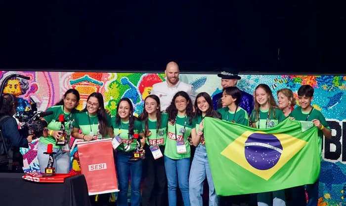 Equipe brasileira fica em primeiro lugar no Campeonato Mundial de Robótica 1 equipe brasileira campeã em robótica