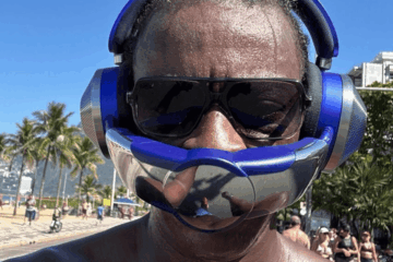 Seu Jorge fone de ouvido