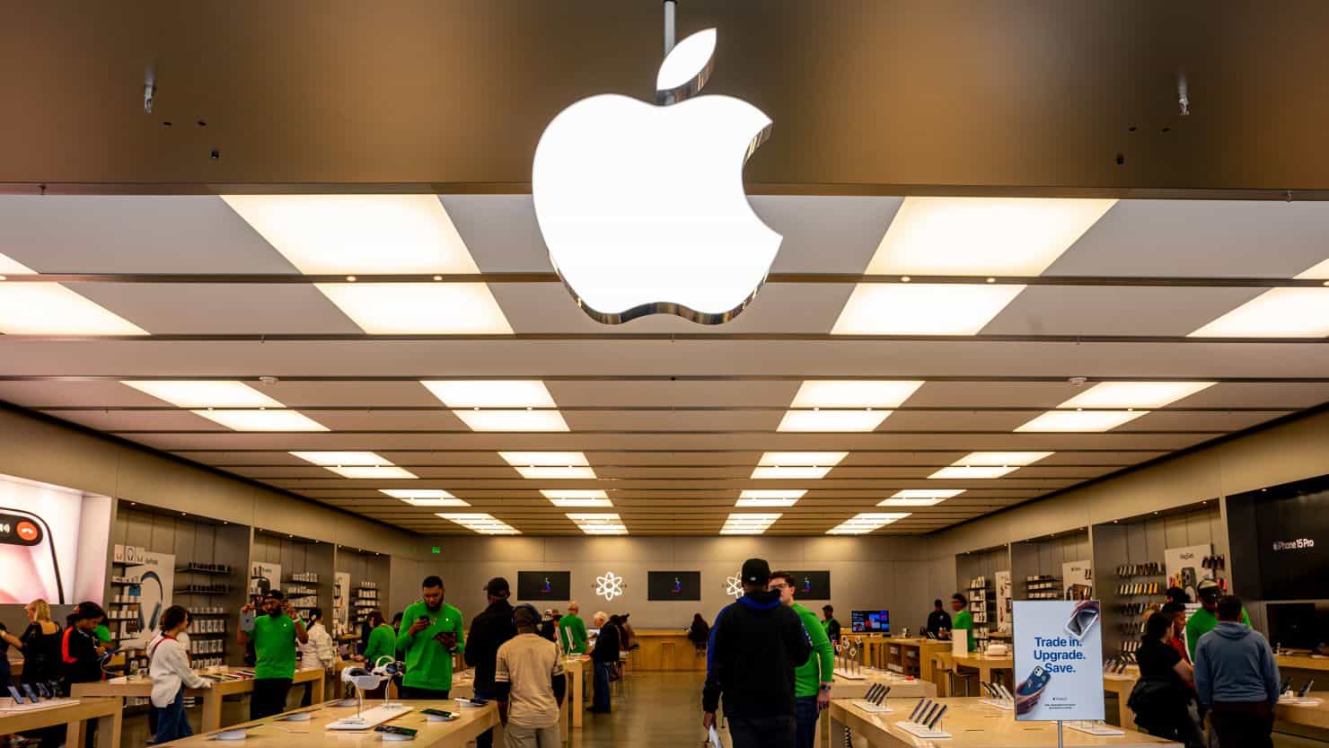 Primeira loja sindicalizada da Apple aprova greve contra a empresa