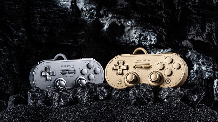 8BitDo completa 11 anos e comemora lançamento controles dourado e prateado 3 Controles dourado e prateado da 8BitDo