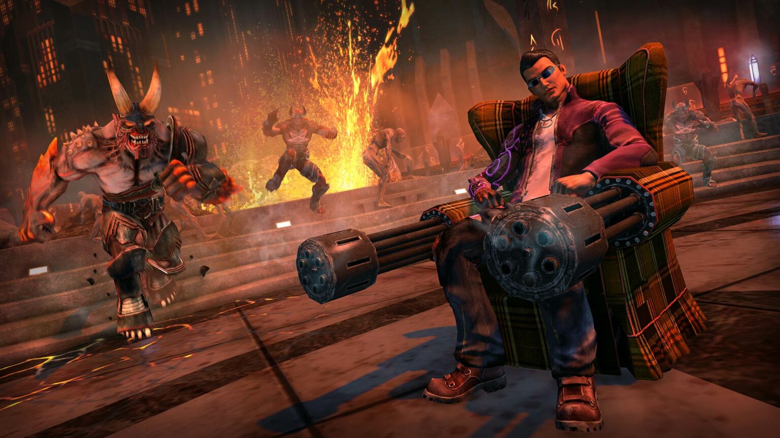 Personagem sentado em poltrona segurando uma metralhadora Gatling enquanto demônios com chifres avançam em cena de jogo de ação em cenário infernal
