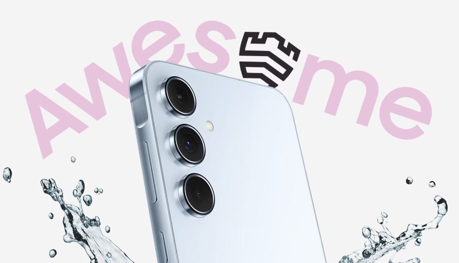 Celular Samsung Galaxy A56 na cor azul claro com três câmeras traseiras, respingos de água e o texto "Awesome" ao fundo