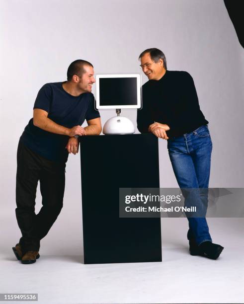Quem é Jony Ive, lendário designer que vendeu sua empresa para a OpenAI por US$ 6,5 bilhões? 1 Jony Ive e Steve Jobs