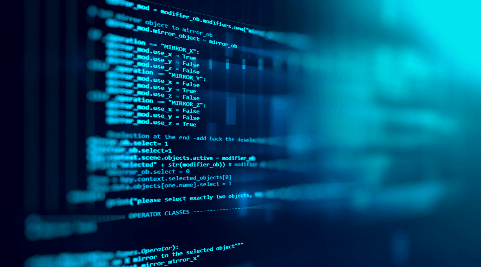 Captura de código em Python com trechos de scripts em tela escura, com desfoque nas bordas, relacionada a falhas de segurança em servidores