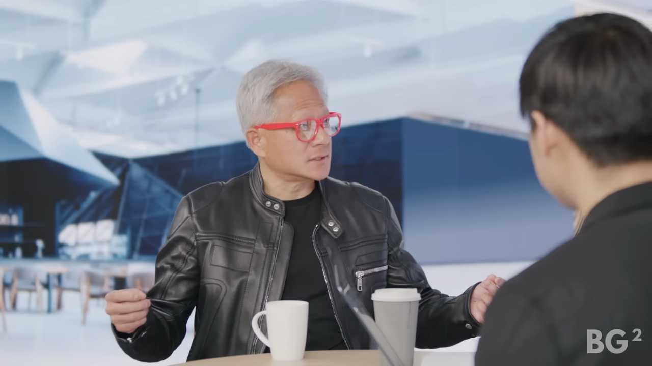 CEO da Nvidia, Jensen Huang alerta: China está ‘nanosegundos atrás’ dos EUA em chips 1 Jensen Huang do podcast BG2 em entrevista discutindo estratégias de mercado entre EUA e China