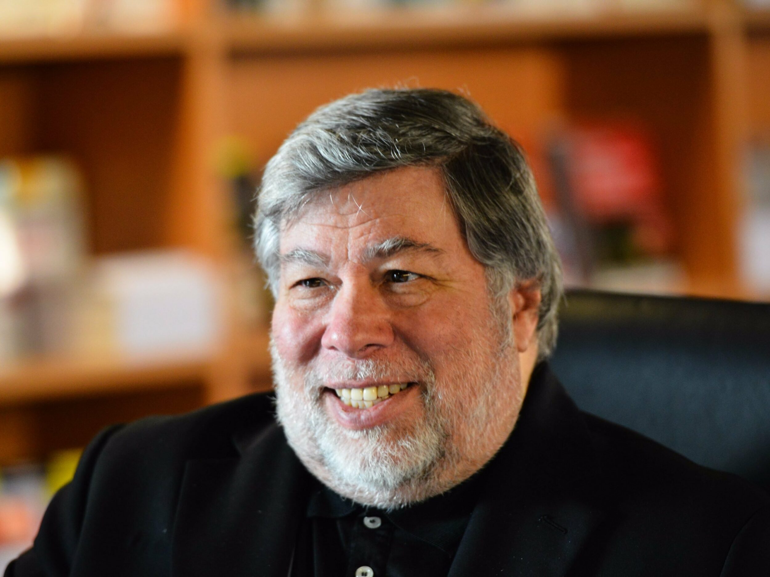 O lendário cofundador da Apple, Steve Wozniak, marcou presença no evento do iPhone 17 2 Steve Wozniak 2