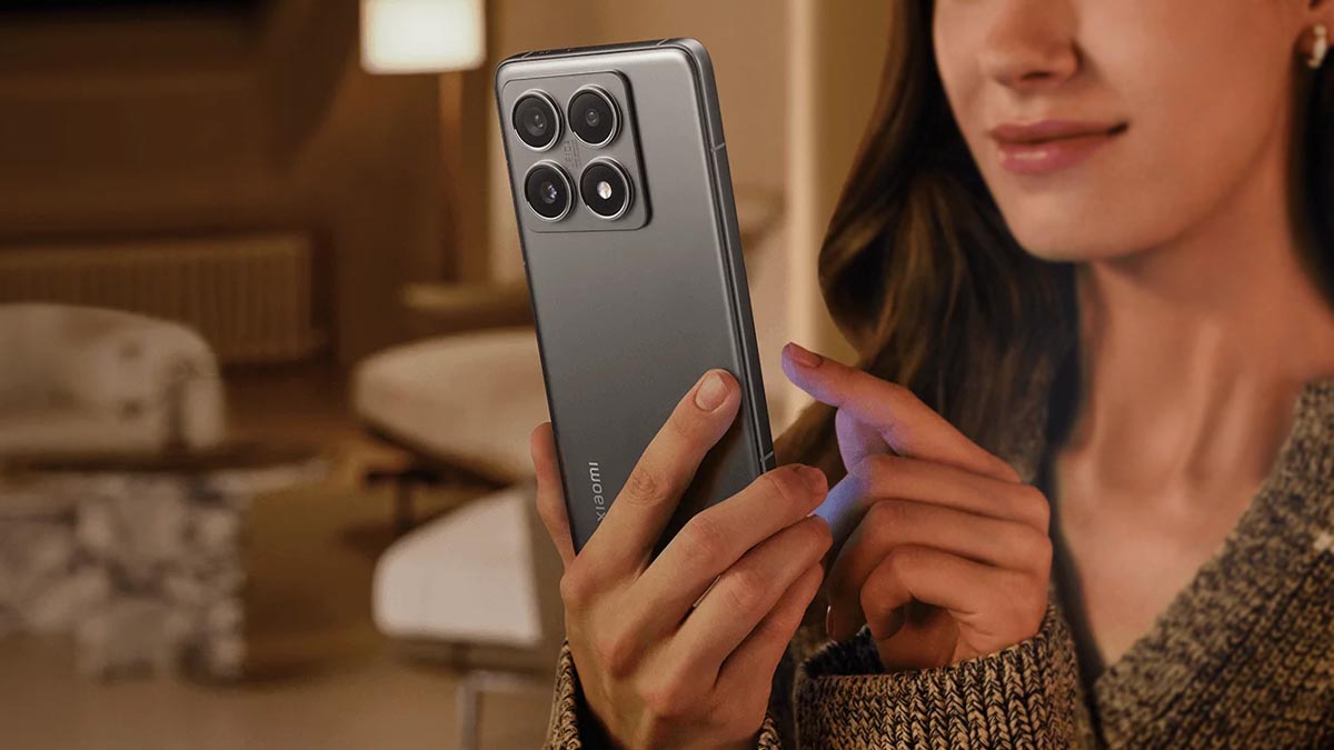 Xiaomi 14T com 512 GB tem menor preço desde lançamento, apenas R$ 3.174 1 Smartphone Xiaomi 14T Pro traseira com módulo de câmera circular e logo Leica