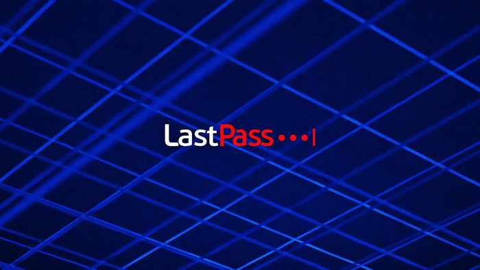 Usuários do macOS estão caindo em golpes com apps falsos do LastPass 2 Logotipo do LastPass sobre fundo azul escuro com padrão geométrico