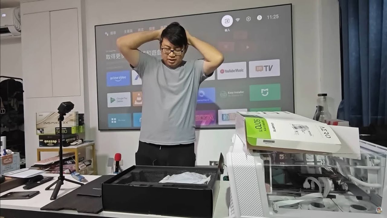 Youtuber descobre saco de sal ao abrir RTX 5070 Ti comprada na Amazon 2 Thumbnail do vídeo mostrando a caixa da RTX 5070 Ti e o saco de pó branco encontrado