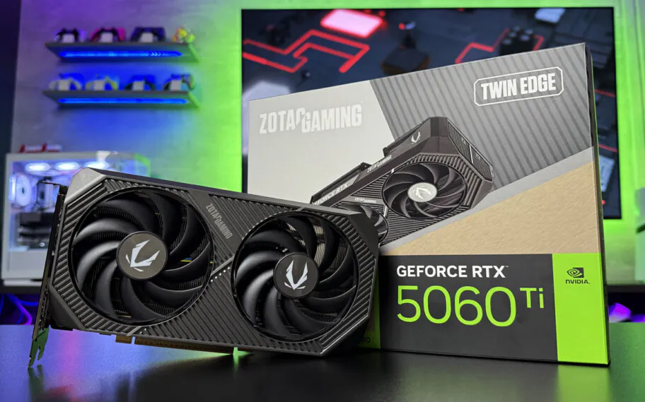 NVIDIA GeForce RTX 50 SUPER: lançamento adiado para janeiro de 2026, segundo vazamentos 2 Placa Zotac Gaming GeForce RTX 5060 Ti com dois ventiladores e packaging ao fundo em ambiente gaming