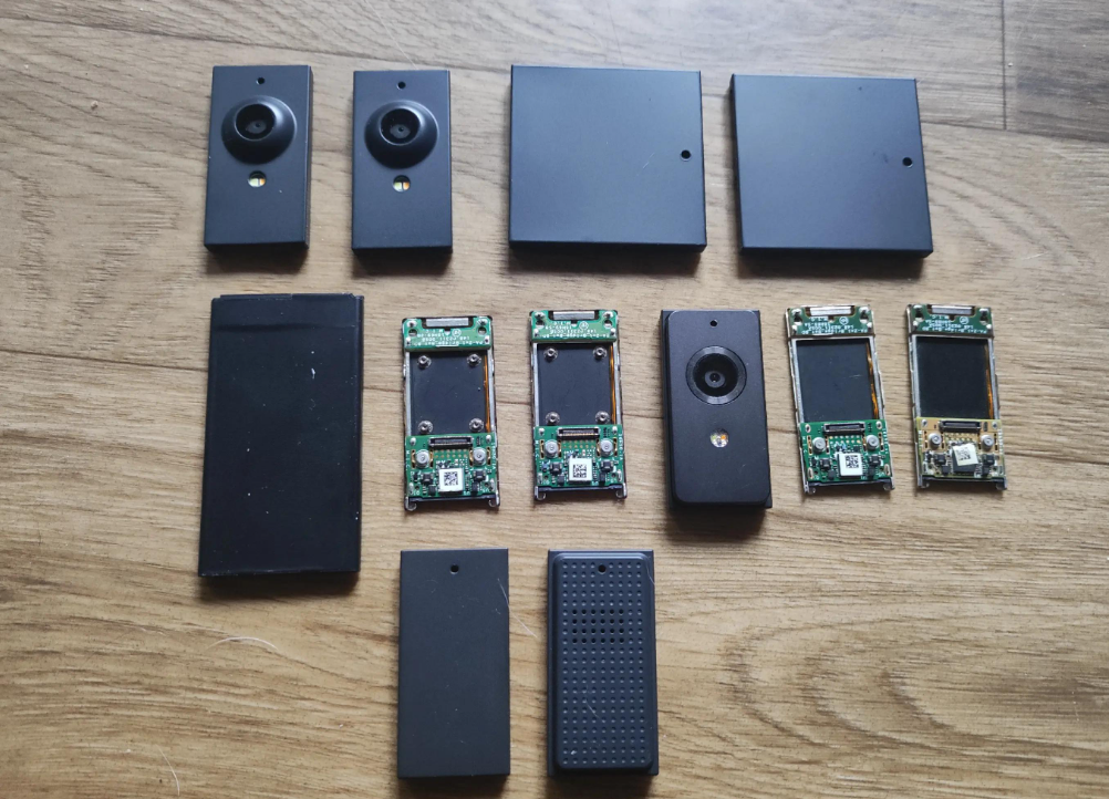 Colecionador adquire protótipo do Project Ara, smartphone modular que o Google nunca lançou; veja as imagens 1 Captura de tela 2025 10 30 011046