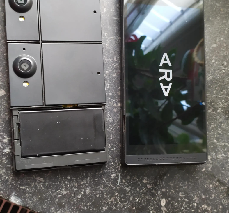Colecionador adquire protótipo do Project Ara, smartphone modular que o Google nunca lançou; veja as imagens 3 Captura de tela 2025 10 30 011123
