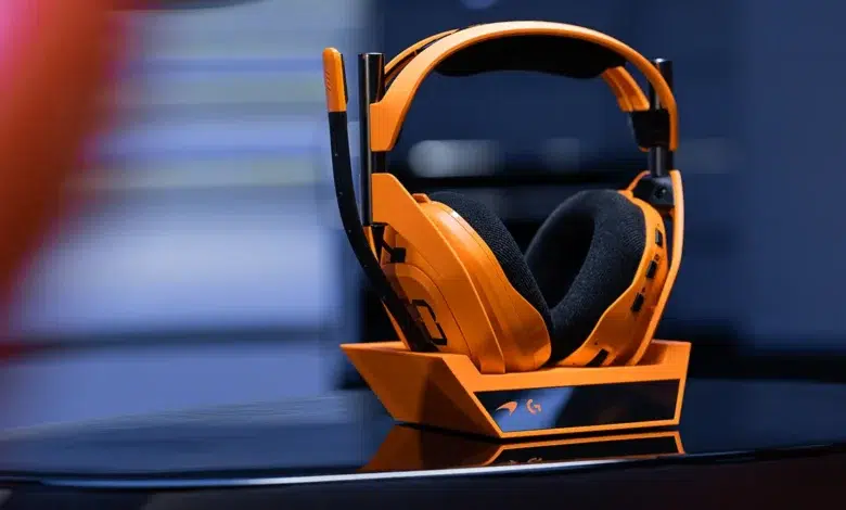 Logitech lança no Brasil edição limitada do headset ASTRO A50 X em parceria com McLaren 1 Logitech G ASTRO A50 X LIGHTSPEED Edicao McLaren Racing 780x470 1