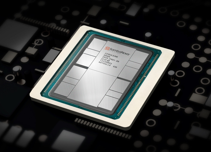 Intel estaria em negociações para adquirir startup e fortalecer posição em chips de IA 23 Close-up do chip acelerador de IA SambaNova sobre placa de circuito verde-azulado