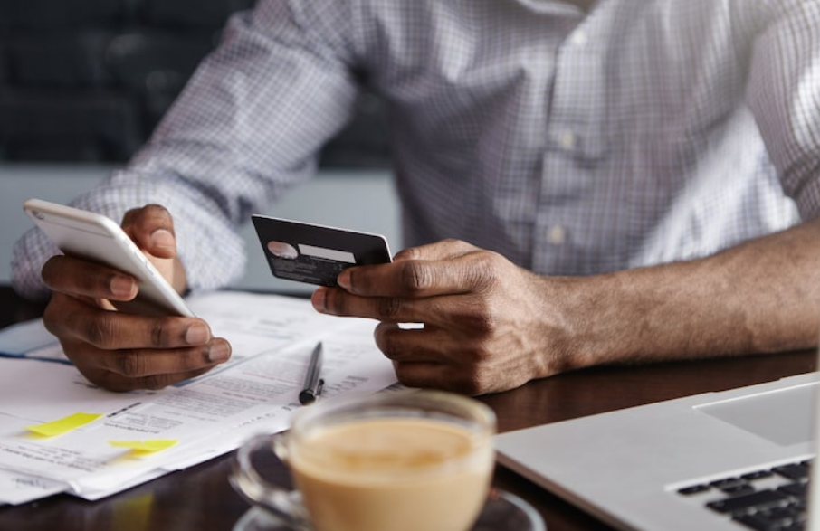 61% dos latino-americanos acessam banco pelo celular diariamente 7 Captura de tela 2025 11 05 215348