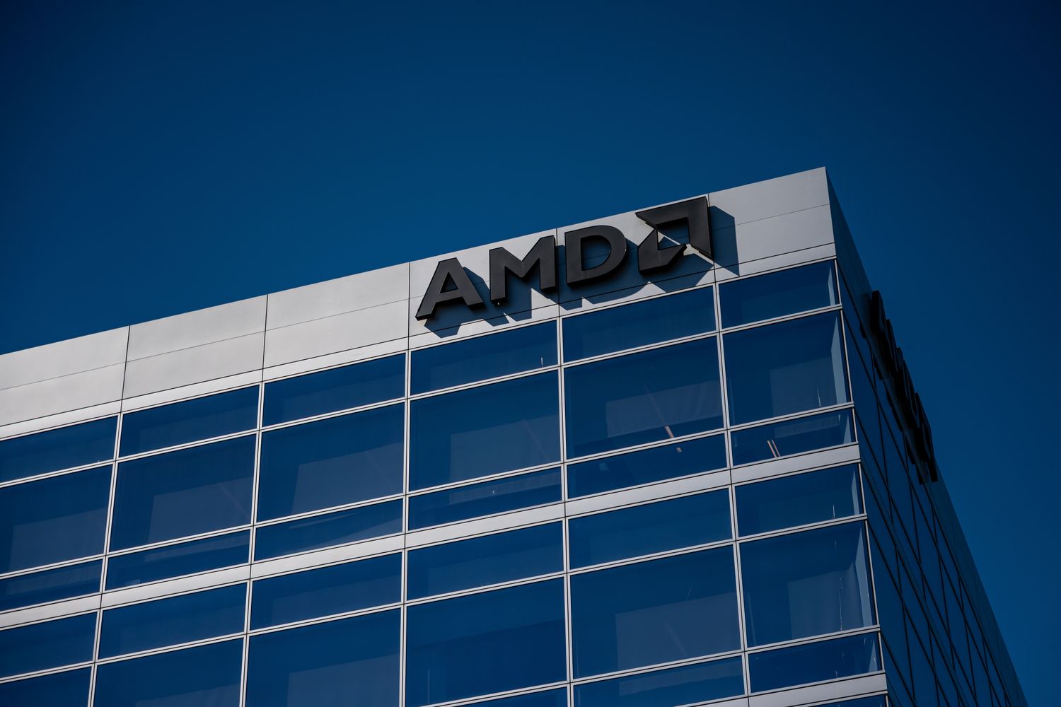 AMD volta a surpreender: salto de 61% no lucro e receita recorde 4 AMD