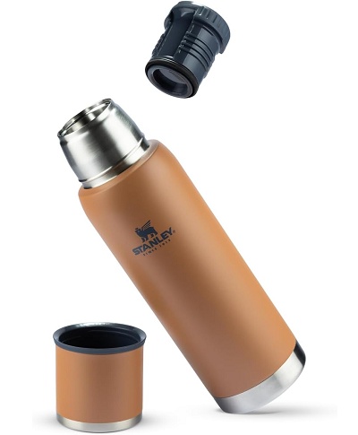 Stanley com preço reduzido: copos e garrafas ideais para trabalho, academia e viagens entram em oferta 5 5 7
