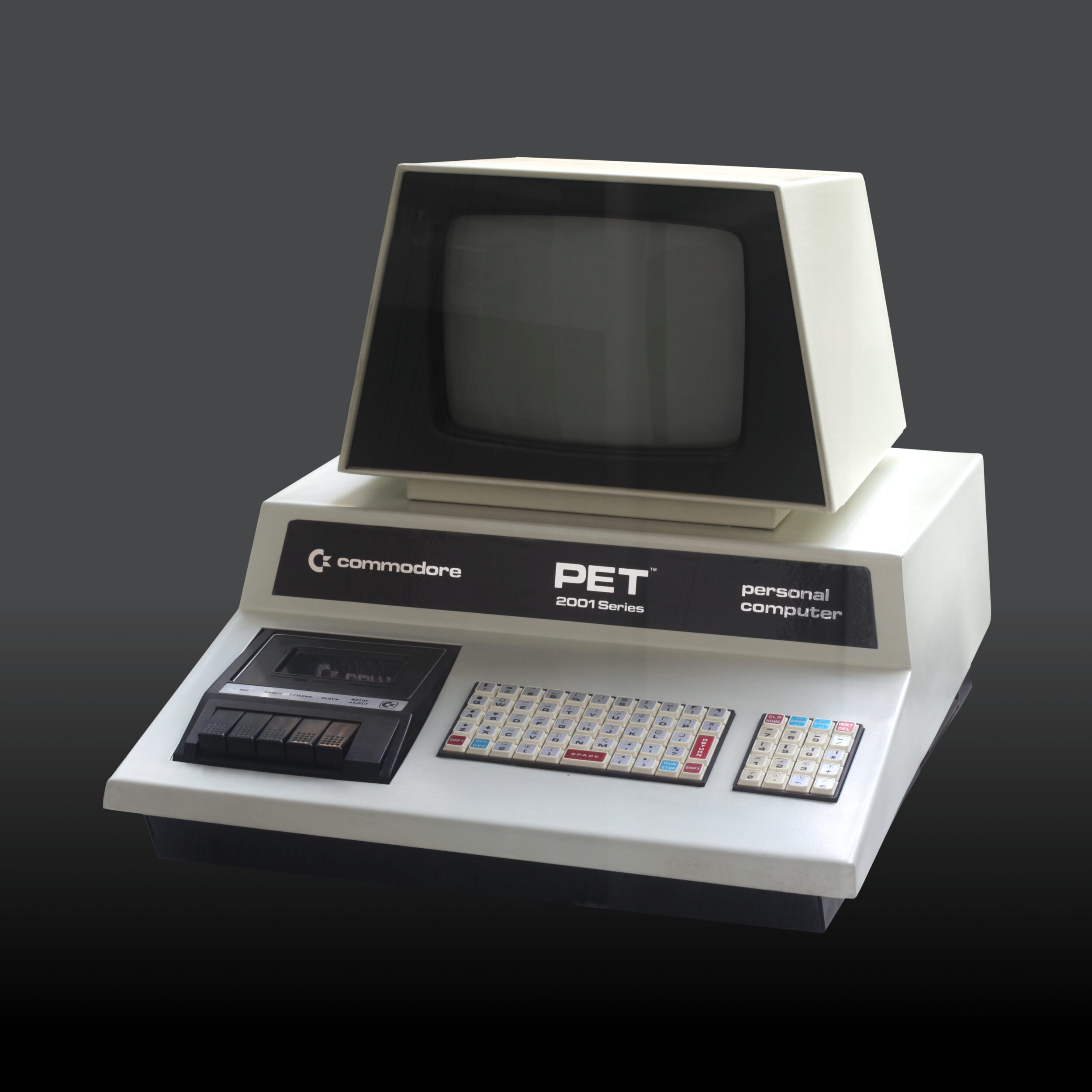 Homem montou PC com Core i5 e GTX 1060 no gabinete de computador famoso de 1977 2 Commodore 2001 Series IMG 0448b