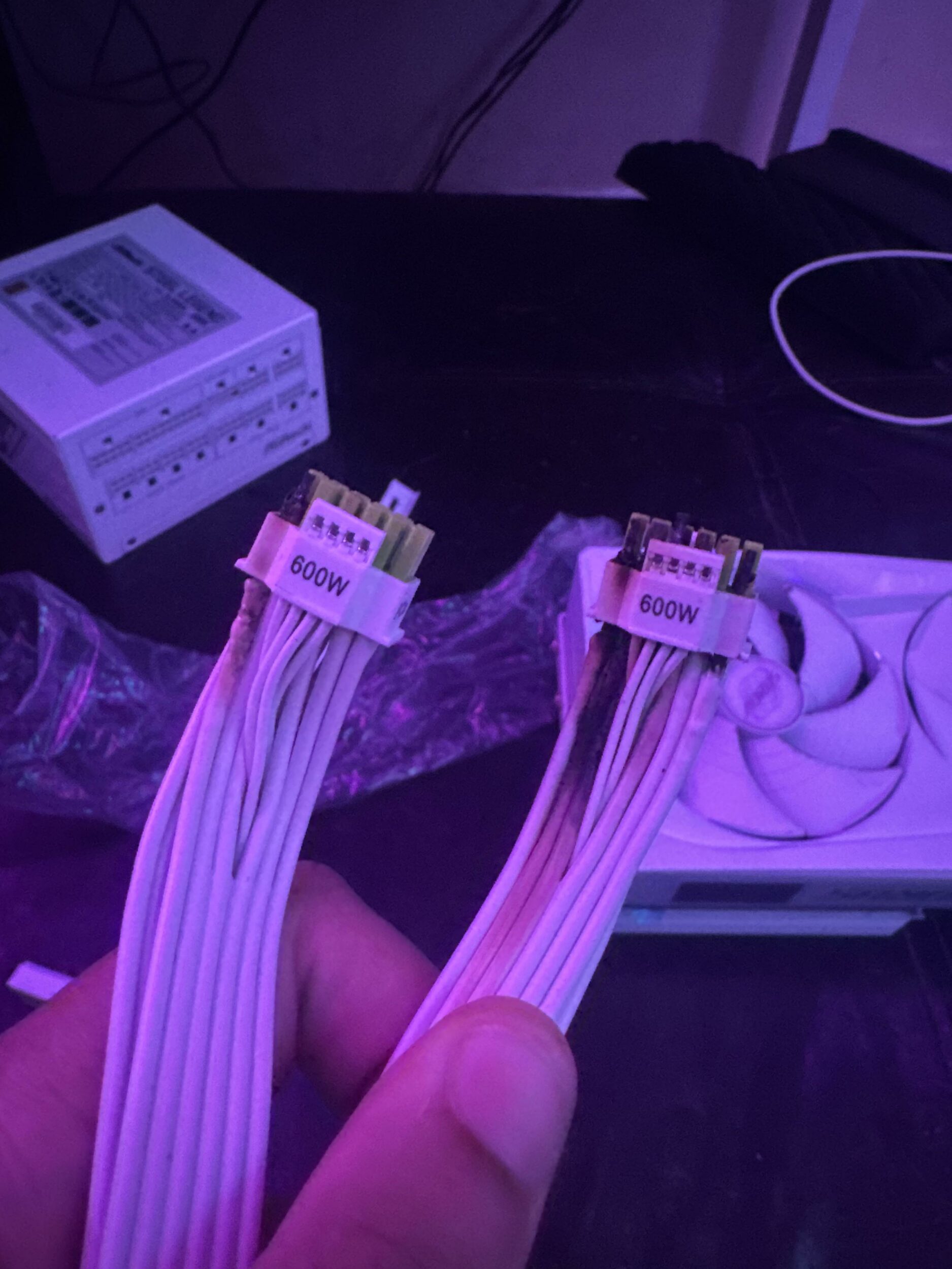 Dono de uma RTX 5090 relata que derretimento do conector queimou sua fonte: "derreteu por dentro" 1 kirjhazgow7g1