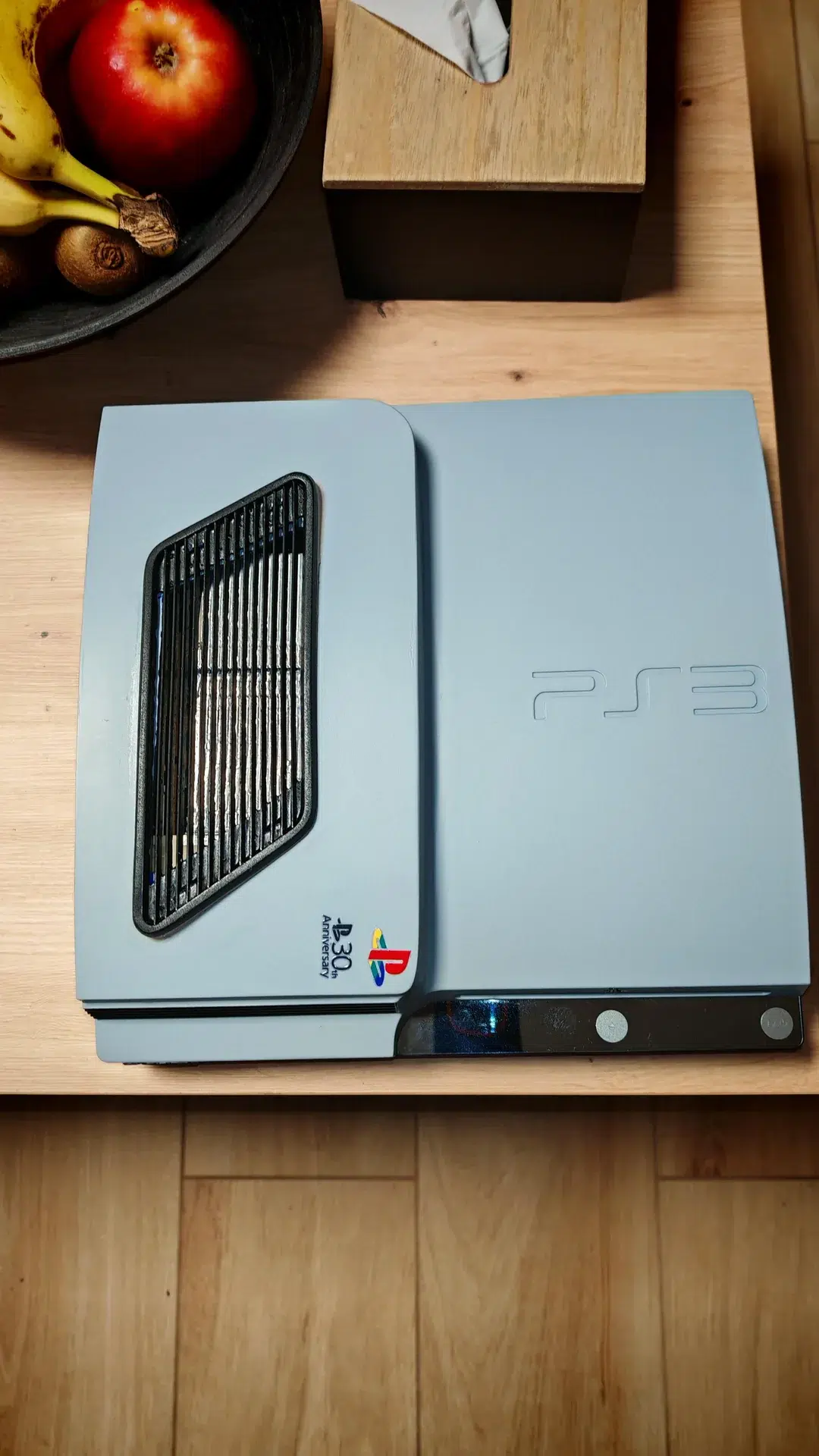 "PS3 Slim Pro": entusiasta desmonta seu PS3 e o aprimora com componentes de servidor 4 ps3 slim pro final design with efficient airflow cool or not v0 sub6f2ym4lzf1 1