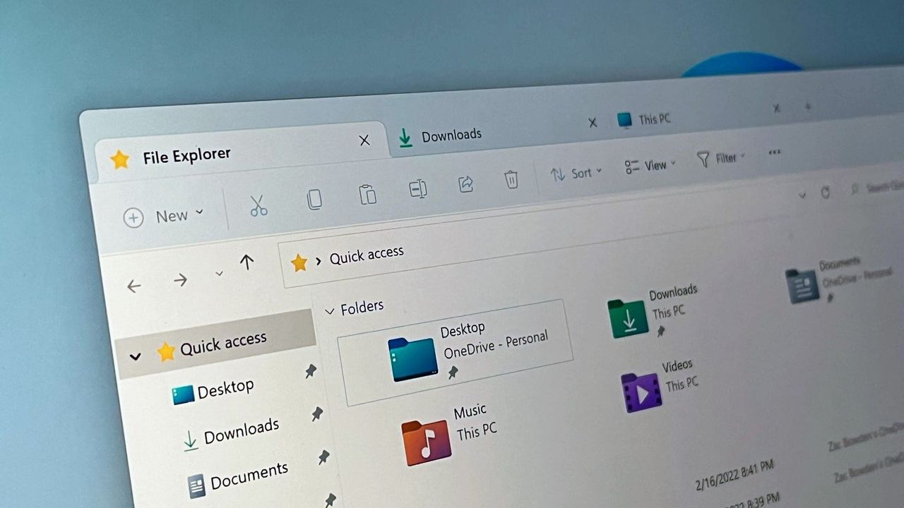 Explorador de arquivos do Windows 11 mostrando pastas e arquivos na interface clara com cantos arredondados