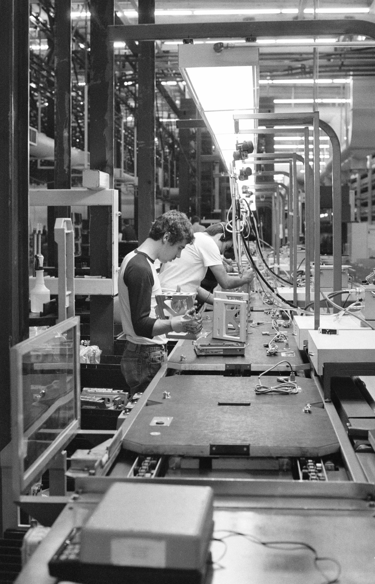 Antes de depender da China, Apple fabricou seus próprios Macs com robôs e meta ousada; mas foi um grande fiasco 4 Fábrica de montagem de eletrônicos.