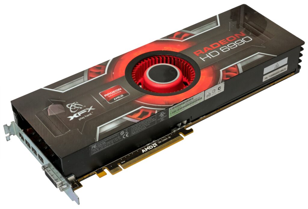 Radeon HD 6990 completa 15 anos: relembre a placa de vídeo dual-GPU da ...