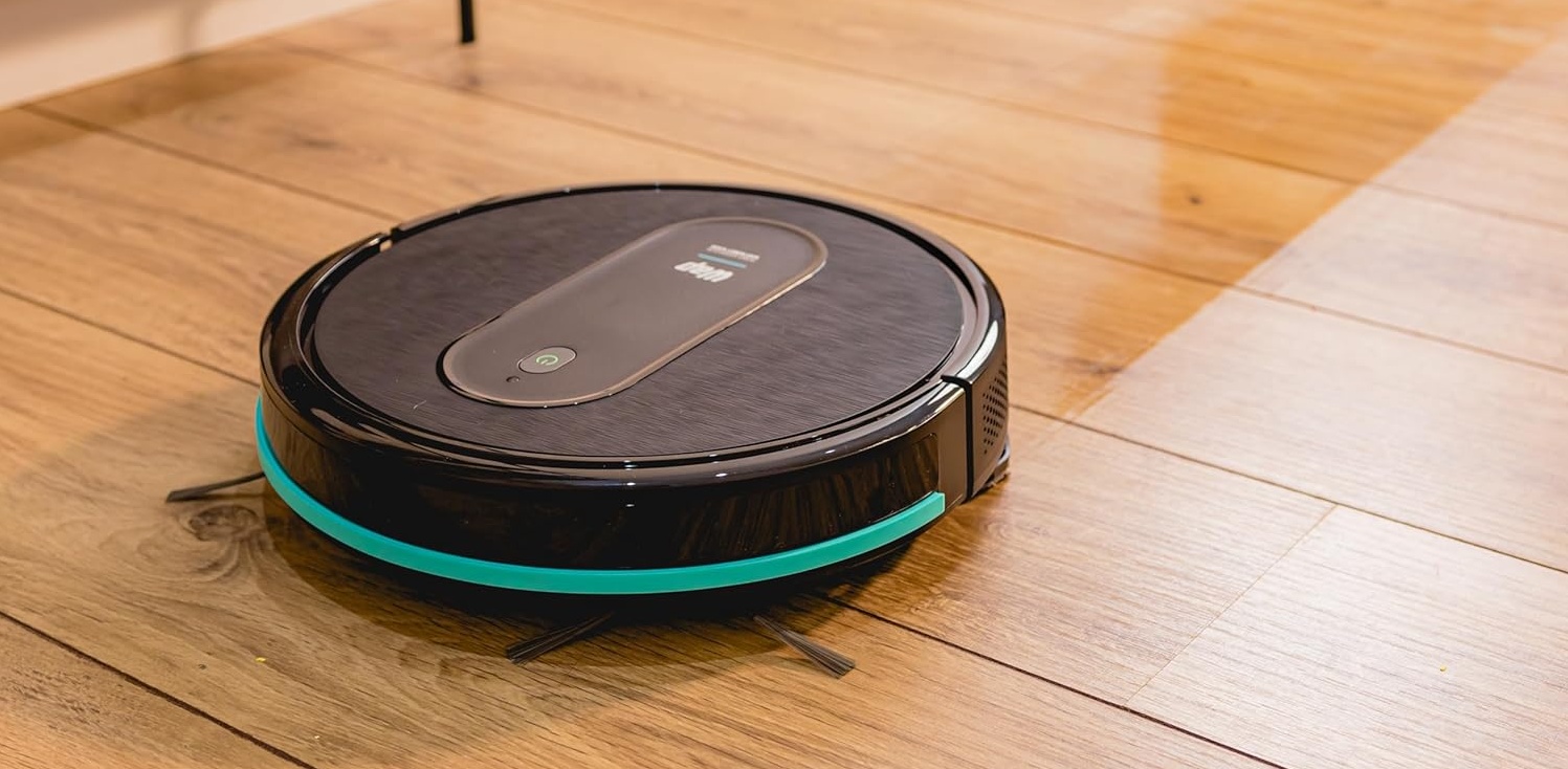 Robô aspirador WAP W400 cai 41% no preço: varre, aspira e passa pano com controle remoto
