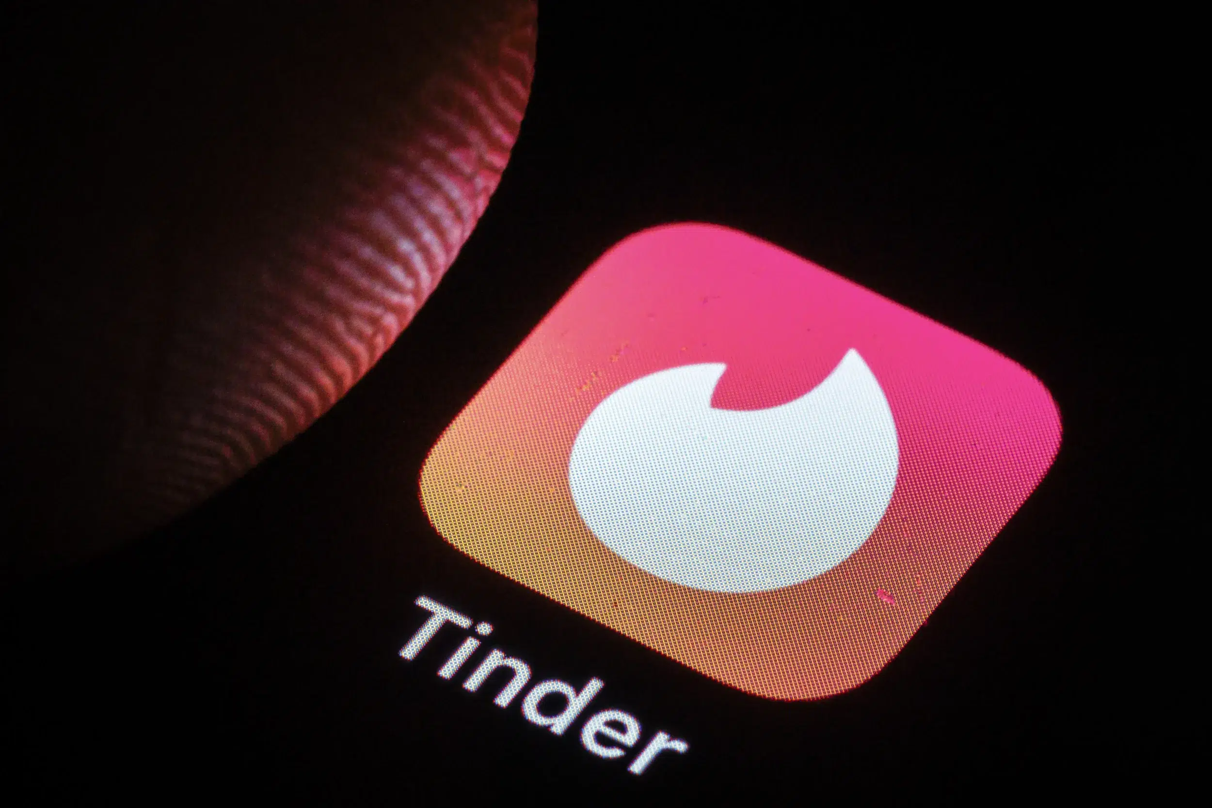 Frustração com apps de namoro atinge recorde: mais da metade dos solteiros desiste do Tinder 1 1773343714645