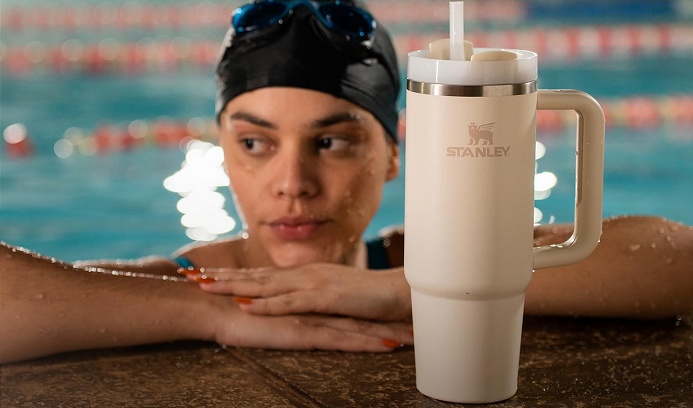 Stanley Quencher 2.0 com 41% de desconto: o copo que virou febre nos EUA agora está mais acessível do que nunca 4 2 4
