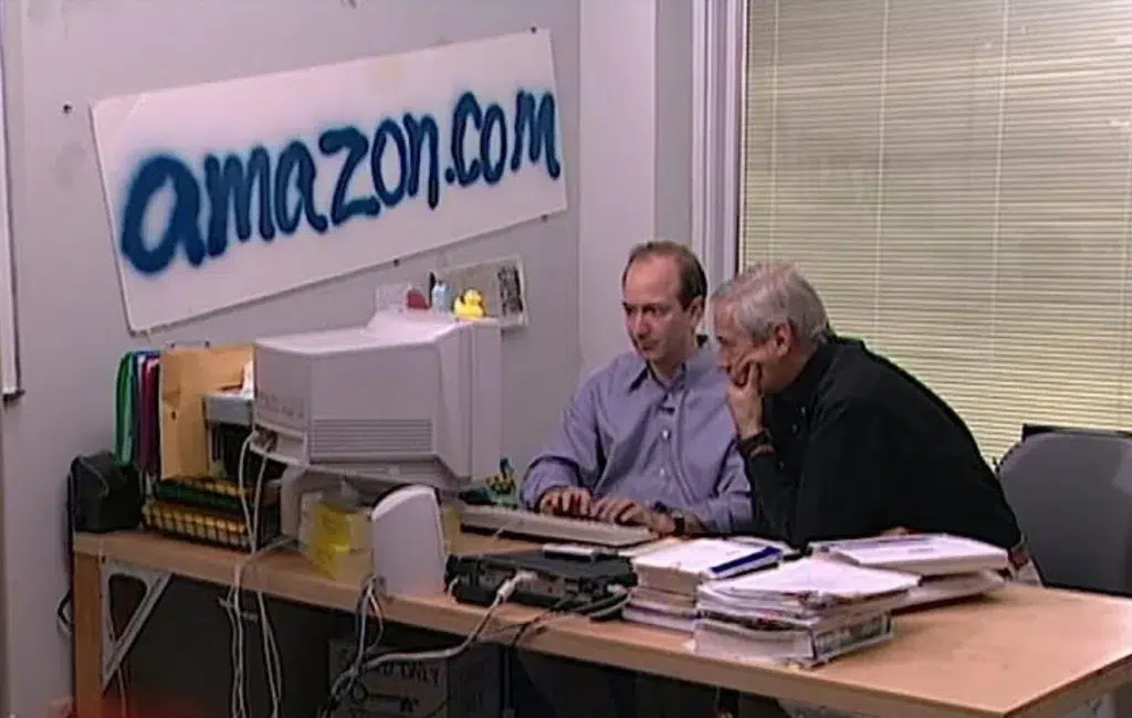 US$ 243 mil: Pais de Jeff Bezos apostaram economia da família em 1995 para ajudar fundar a Amazon 1 amazonn