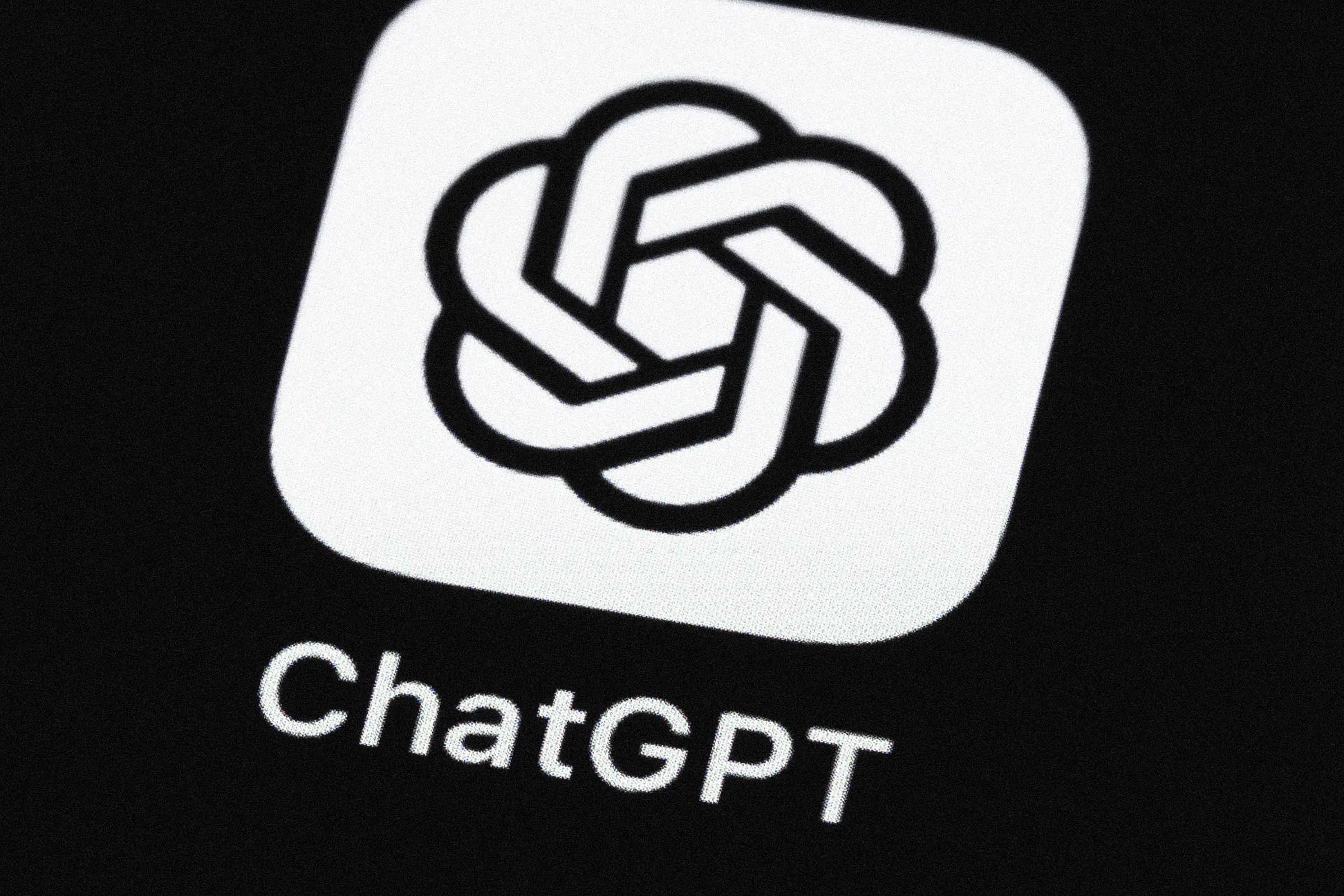 OpenAI atualiza arquitetura de memória do ChatGPT e eleva retenção de dados para 82%