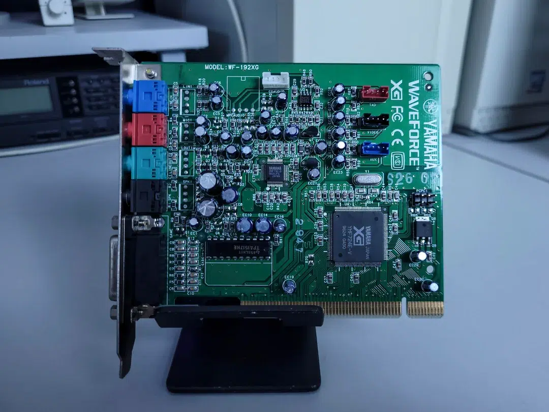 Homem restaura gabinete e monta PC multimídia com hardware retrô; configuração inclui Pentium MMX e placa de som da Yamaha 9 not the usual suspects a multimedia pc build v0 fcbrbdv5m69h1