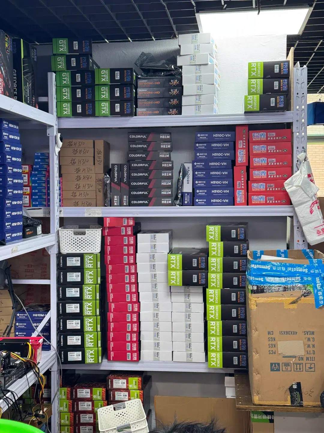 A Disney do hardware? Veja fotos de um dos mercados de informática mais curiosos da China 9 i visited chengdus computer city v0 5jd4pa35lbch1