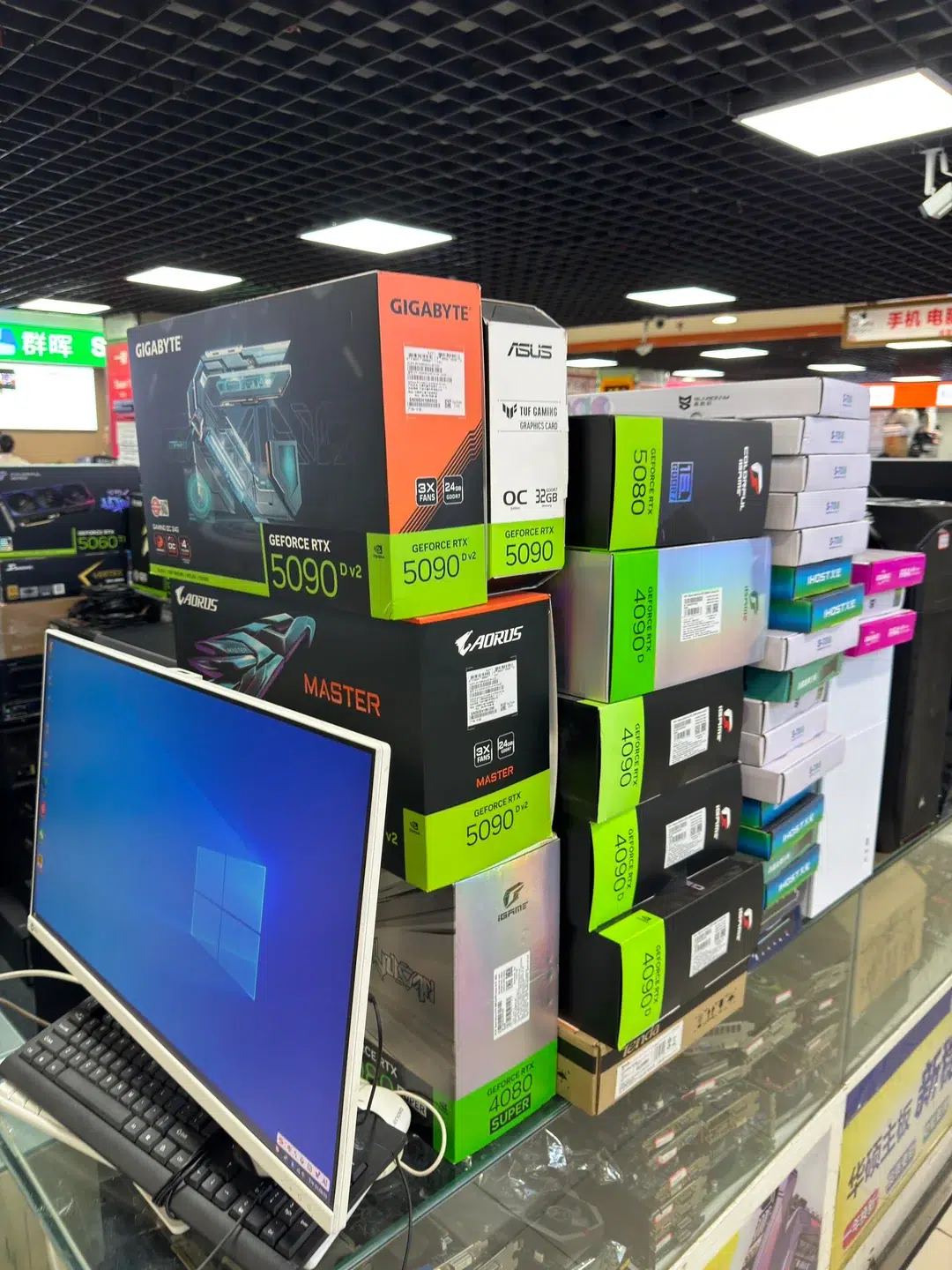 A Disney do hardware? Veja fotos de um dos mercados de informática mais curiosos da China 5 i visited chengdus computer city v0 jtwmyo35lbch1